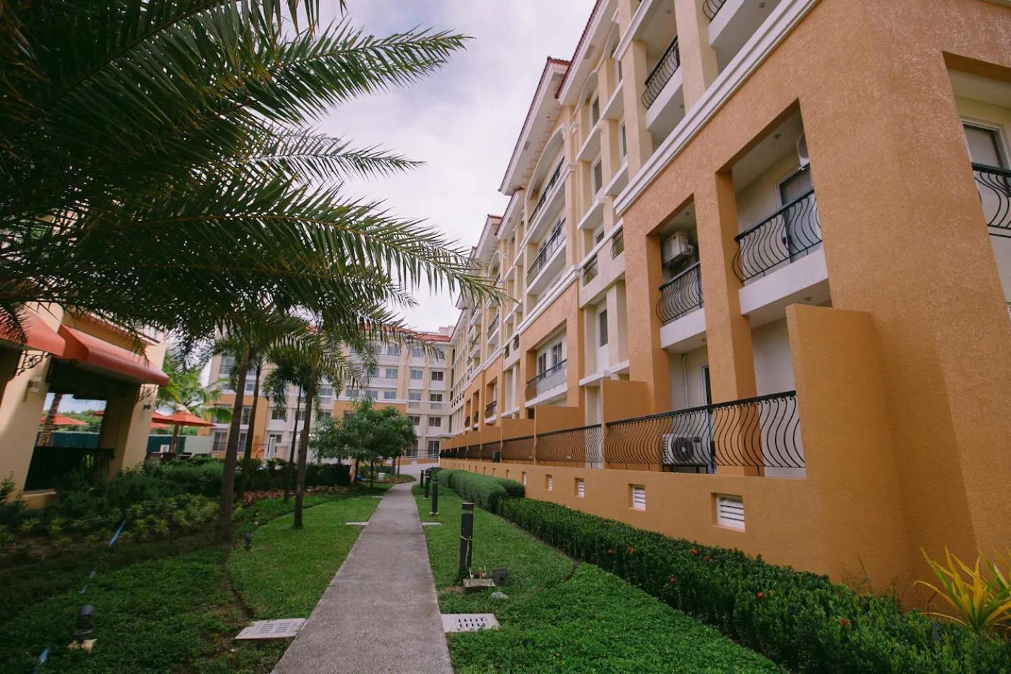 Kara'S Suite Cebu Екстериор снимка